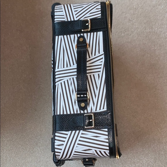 HENRI BENDEL DISTURBED STRIPE TRAVEL SET - Picture 4 of 8